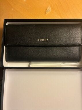 Furla Black Textured Leather Long Card Holder with Gold Logo